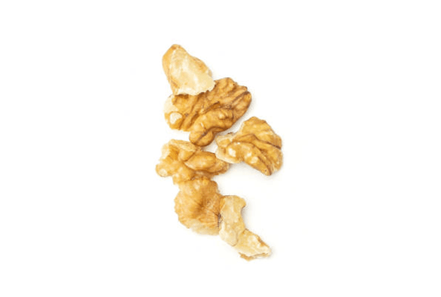 Half Light walnut kernels (80% Light Halves)